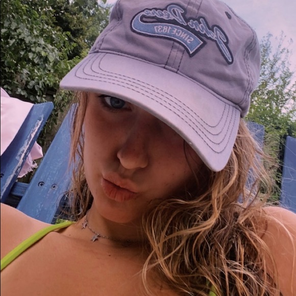 Meet your Posher, Kinley - Picture 1 of 1